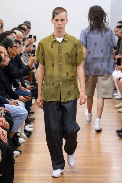 Look 27